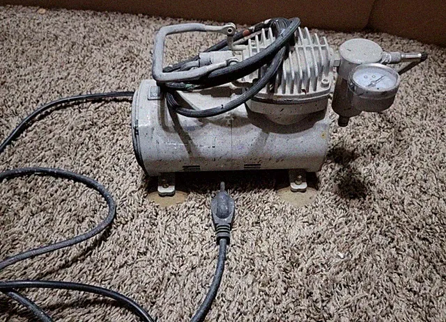 CENTRAL PNEUMATIC NO. Professional MINI AIR COMPRESSOR
